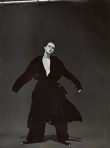 Vogue Italia (September 1997) - L'Immagine Incisiva - 002.jpg