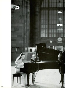 ARCHIVIO - Vogue Italia (April 1999) - Portrait of a Symphony - 015.jpg