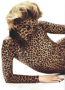 Muse #22 (Summer 2010) - Jungle Fever - 005.jpg