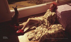 905192070_26_THEHIVE_MODELS_EMMABOYD_BOOK.thumb.jpg.11149f56fe4dbfa97ff3b6ab65f1fdff.jpg