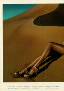 924938089_Mert__Marcus_Louis_Vuitton_Spring_Summer_2004_01.thumb.png.d4a18be7eb042d0f0f03f019049026dc.png