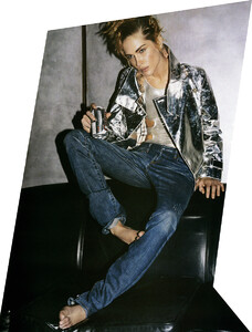 VogueParis_Abril2005_phIVLamsweerde&VMatadin_ErinWasson_08.jpg
