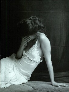 ARCHIVIO - Vogue Italia (February 2006) - Olivia Magnani - 008.jpg