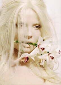 Numéro #103 (May 2009) - A Fleur de Peau - 004.jpg