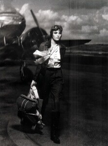 Harper’s Bazaar US (July 2009) - Fashion Takes Flight - 002.JPG