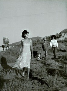 ARCHIVIO - Vogue Italia (April 2001) - Picture Story - 024.jpg