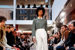 A.P.C.-RTW-FW18-Paris-0250-1520268659.thumb.jpg.4da459a97d305e339e1839218f702b11.jpg