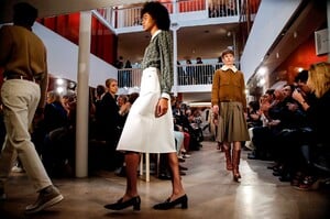 A.P.C.-RTW-FW18-Paris-0381-1520268980.thumb.jpg.ad42794f660ab7aced0495e04f5cc0f1.jpg