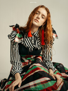 ADELE-SINIAK-25.thumb.jpg.a21b630b38a4dec768af68ebba01156f.jpg