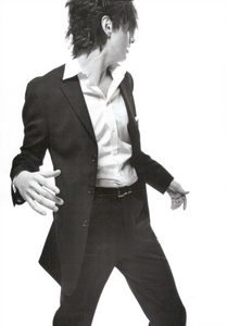 Alberto_Biani_New_York_Industrie_Spring_Summer_2005_01.thumb.png.a9ca7b186dc559a23134f232fd3b82b8.png