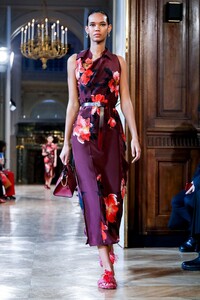 Altuzarra-RTW-FW20-Paris-3440-1582982736.thumb.jpg.94a0fc25dc24284a659210bdeddb10e2.jpg
