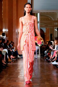 Altuzarra-RTW-SS19-Paris-3274-1538226069.thumb.jpg.50ea7c75e9249ba47326f6292273a9f4.jpg