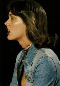 American_Pie_Meisel_Vogue_Italia_May_2004_07.thumb.png.35815cd56a065a7c84f962283b6a7ee3.png