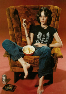 American_Pie_Meisel_Vogue_Italia_May_2004_10.thumb.png.e3c03a3dda4e138a7d3294eb374f1e8e.png