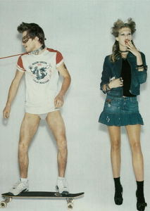 American_Pie_Meisel_Vogue_Italia_May_2004_16.thumb.png.22e55b7aa588718d72b64d00d6193efa.png