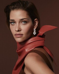 Ana-Beatriz-Barros-Danelian-Diamond-Club-Campaign06.jpg