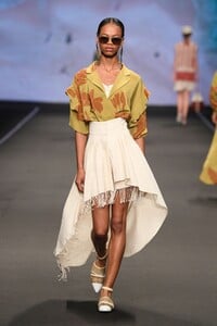 Anteprima-RTW-SS20-Milan-13-1568902411.thumb.jpg.437d30863aeafc2d753a41e8c0c43eb2.jpg