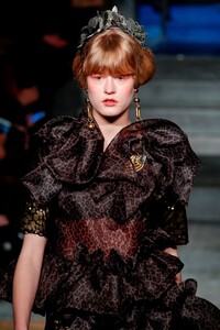 Antonio-Marras-MW-FW19-Milan-2-6-1551005847.thumb.jpg.2280a7a2e9778e3a0966d52665fc35d9.jpg