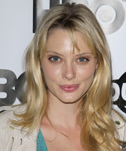 April-Bowlby.thumb.jpg.17fbbd3fe3f4f463e09d2bcac2e47ba3.jpg