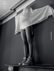 Arizona_Muse_by_Benjamin_Alexander_Huseby_(Dazed__Confused_March_2011)_4.thumb.jpg.fb5451744508769101a3ddaa28f2f253.jpg