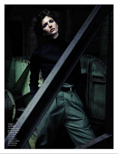 Bailey_Vogue_Spain_October_2012_12.thumb.png.dd51b38e409287c488cebbff9a72e808.png