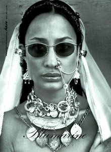 Blumarine_Eyewear_Spring_Summer_1994.thumb.png.0efea24b55f07c335fe2c4798b58d13c.png