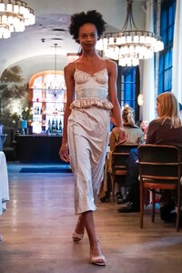 Brock-Collection-RTW-SS19-New-York-9150-1536503327.thumb.jpg.97d453ed9637e5e0c0d06a4ad8bf1ef4.jpg