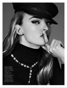 Cambio_de_Piel_Sgura_Vogue_Spain_October_2012_02.thumb.png.02f810383591827c53110454cded1d39.png