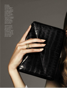 Cambio_de_Piel_Sgura_Vogue_Spain_October_2012_07.thumb.png.2e1429a4d5cb24943198187d3314e043.png