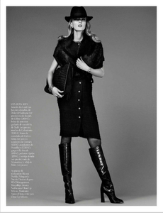 Cambio_de_Piel_Sgura_Vogue_Spain_October_2012_12.thumb.png.1961a246c05112023bad02f171d5d1d9.png