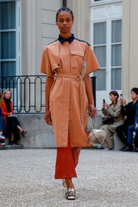 Cedric-Charlier-RTW-SS19-Paris-0059-1538143001.thumb.jpg.e4cab9825be58edc6c9de2852df181b5.jpg