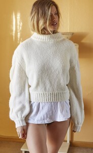 CelesteKnitJumper2.thumb.jpg.62cb767cb603ef3f67526b11644f55cf.jpg