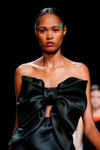 Celia-Kritharioti-Couture-SS19-Paris-8735-1548171580.thumb.jpg.46c6b592074b9c2dfdd6bc21c0147df9.jpg