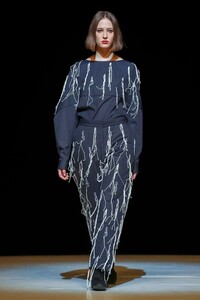 Chalayan-RTW-FW17-London-8200-1487409602.thumb.jpg.74b48c5695ce416b200bdd73c315ac42.jpg