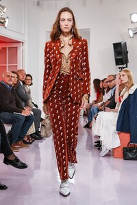 Chloe-RTW-SS18-Paris-4631-1506594472.thumb.jpg.d2ee690a07cc2cd706536a335487355f.jpg