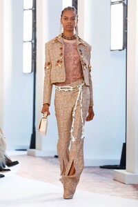 Chloe-RTW-SS19-Paris-7807-1538044706.thumb.jpg.725049ad280e67ba809a28056680b03e.jpg