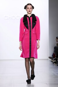 Chocheng-RTW-FW20-New-York-3533-1581101137.thumb.jpg.9e79fb7de8b6e34dbcc0f7878bcc2e7b.jpg