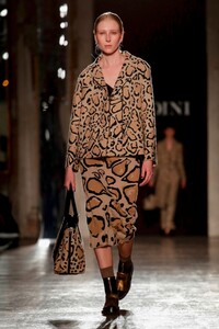 Cividini-RTW-FW19-Milan-1514-1550936032.thumb.jpg.5b769fa9762177b29c9d8d1d45473b40.jpg