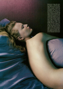 Delaporte_Vogue_Italia_May_2004_03.thumb.png.3b1d7974c366faa00431286740d957eb.png