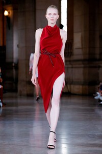 Diogo-Miranda-RTW-SS19-Paris-6019-1537966472.thumb.jpg.c5cff5ac7c9d17584ade9fa3a32d0889.jpg