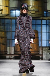 Dsquared2-Menswear-FW17-Milan-EXTRA-2898-1484510229.thumb.jpg.0a01281422b627a35dcc440e6b4ee00a.jpg