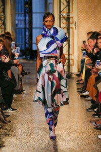 EMILIO-PUCCI-FW2018-19--(8).thumb.jpg.26caf301cd39d6febb74c9c1deaf8fa3.jpg