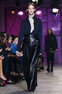 Ellery-RTW-SS17-Paris-0025-1475589747.thumb.jpg.83e020ba7eb70c659b40ca9dd853d7b9.jpg