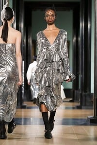 Erdem-RTW-FW18-London-6408-1519040361.thumb.jpg.2af19c93a02a65ac886060172ee98dd1.jpg