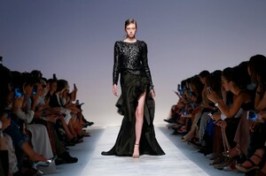 Ermanno-Scervino-RTW-SS19-Milan-2555-1537621396.thumb.jpg.209e422e542469c5887ec3eecf1940f1.jpg