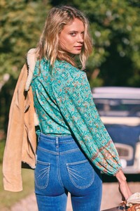 FLEETWOOD-BLOUSE-GREENFIELDS-2_2048x2048.thumb.jpg.4447b96dcb2e51084534f468e1be6e9d.jpg