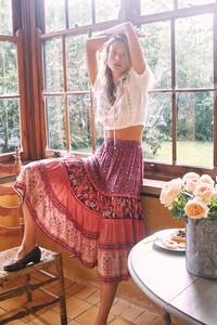 FLEETWOOD-SKIRT-POMEGRANATE_2048x2048.thumb.jpg.02e9c094b0e82e7ef0907b62d5851688.jpg