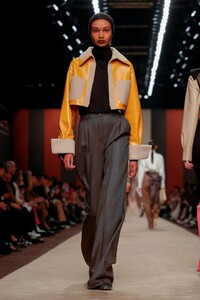 Fendi-RTW-FW19-Milan-0749-1550750310.thumb.jpg.397f9339fd2aa52cb32b0e9ae59e68d3.jpg