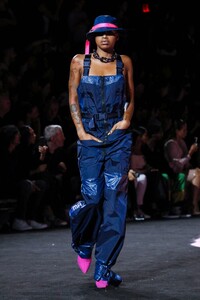 Fenty-X-Puma-by-Rihanna-RTW-SS18-New-York-2261-1505079297.thumb.jpg.f741f5b7bfb943b687e6593c6e6b0abc.jpg