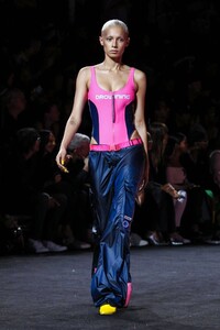 Fenty-X-Puma-by-Rihanna-RTW-SS18-New-York-2328-1505079389.thumb.jpg.92867c41eba2d1955a07e92150f78d4f.jpg